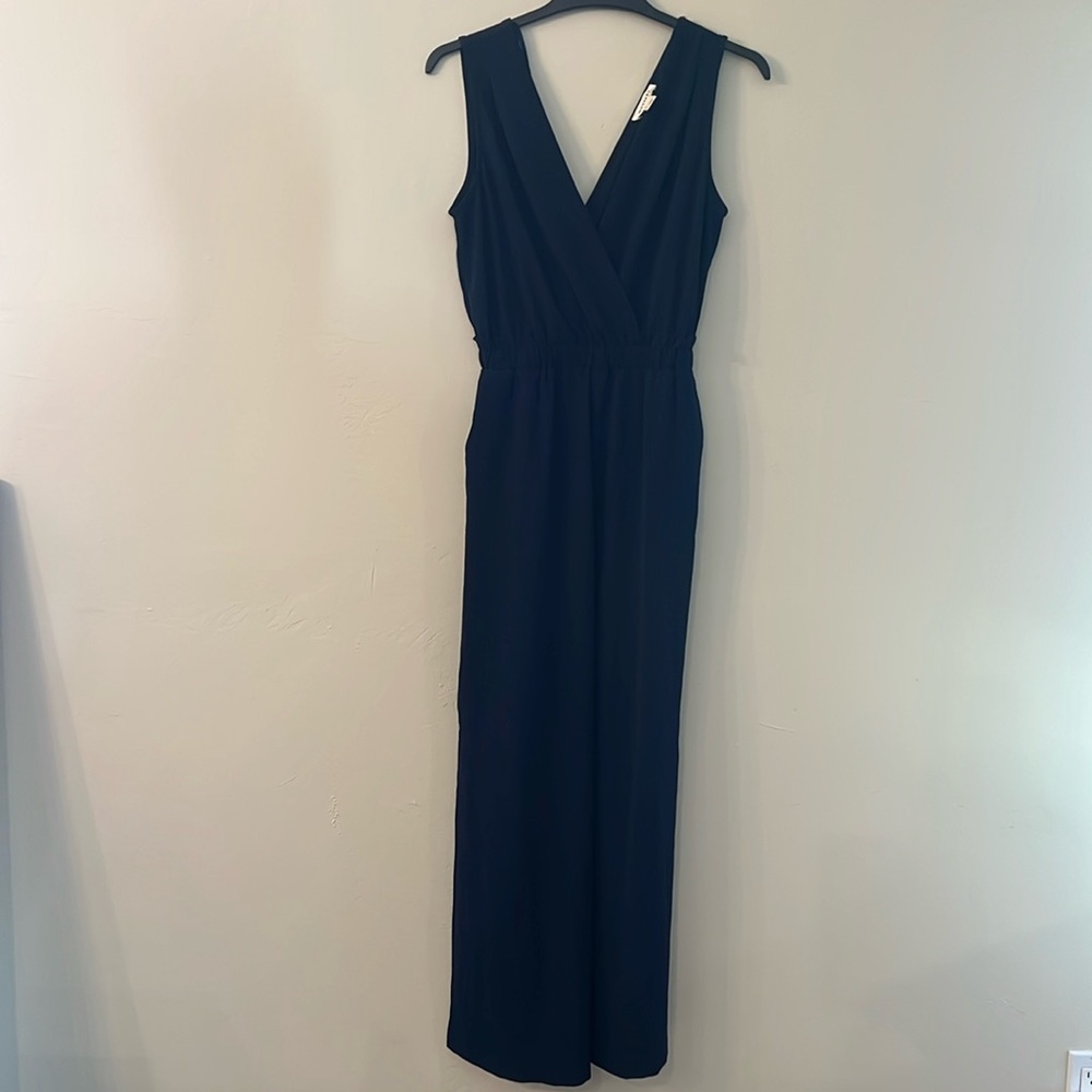 Monteau Wide Leg Love V neckline Jumpsuit Navy size Medium